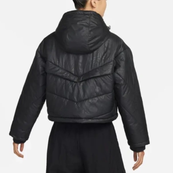 Nike Therma-Fit sz S black print NWT short zip up zip pocket hooded puffer coat - Picture 2 of 16
